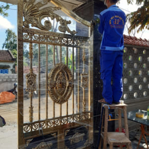 Lắp Đặt Cổng Inox Màu Tại Nghệ An